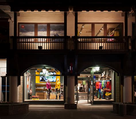 chamonix store.